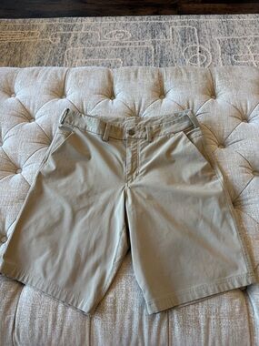 Lululemon Men's 32 Shorts in Khaki